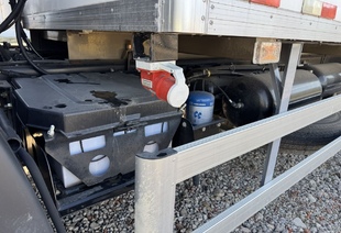 HINO 700 (18т) 4×2 РЕФРИЖЕРАТОР ХОУ THERMO KING T-1080